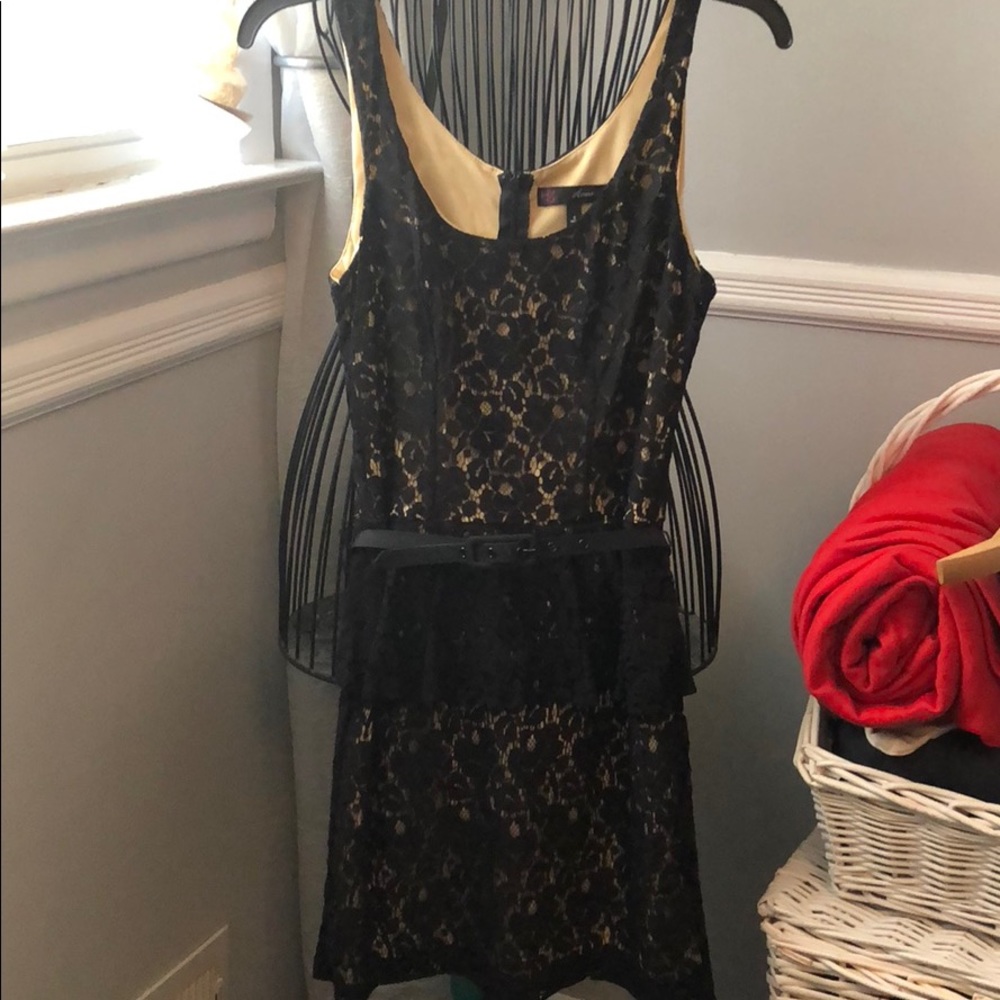 Peplum lace dress with belt